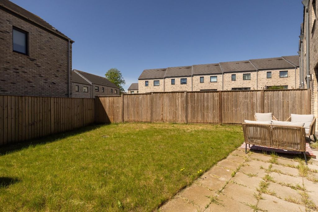 Property photo 3 of 33 Char7548.Jpg