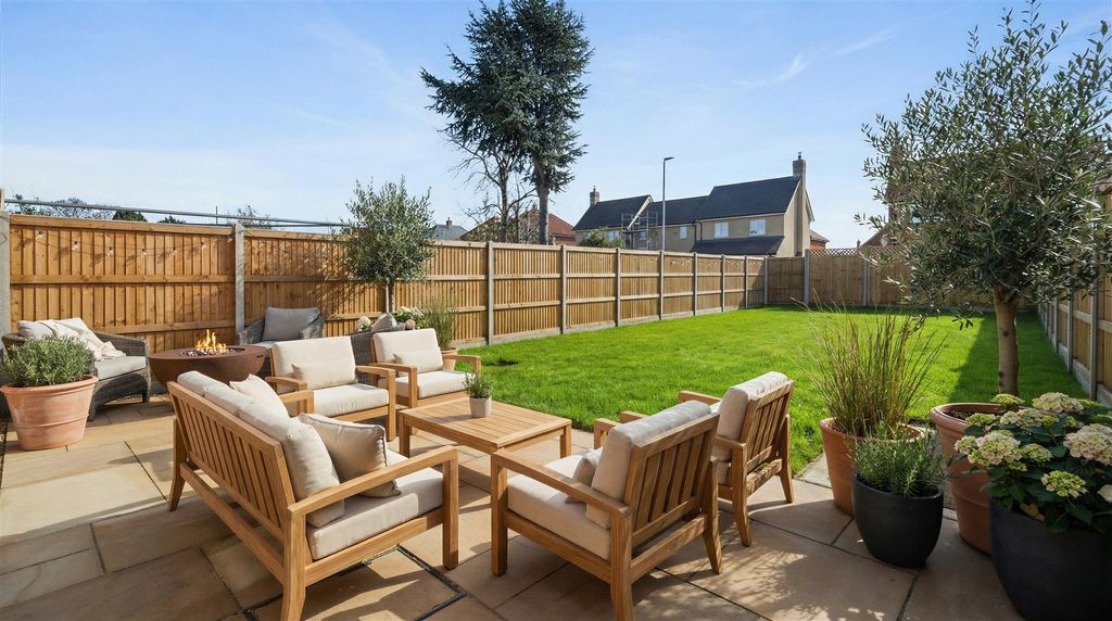 Property photo 3 of 12 Garden.Png