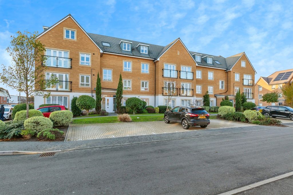 Property photo 1 of 18