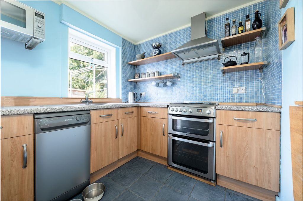 Property photo 3 of 25