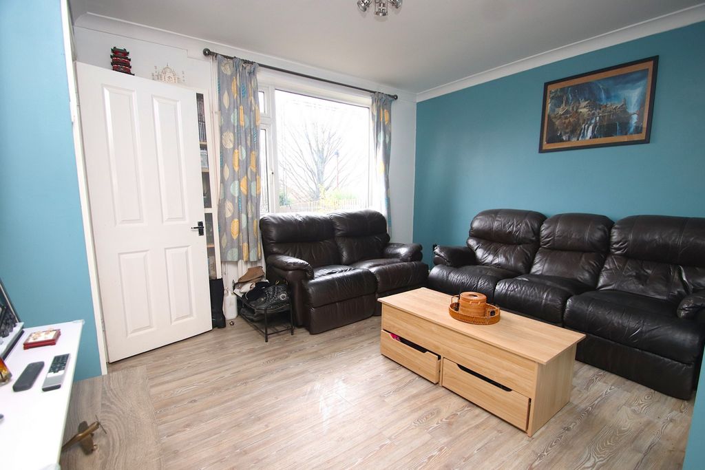 Property photo 3 of 11 Photo 3