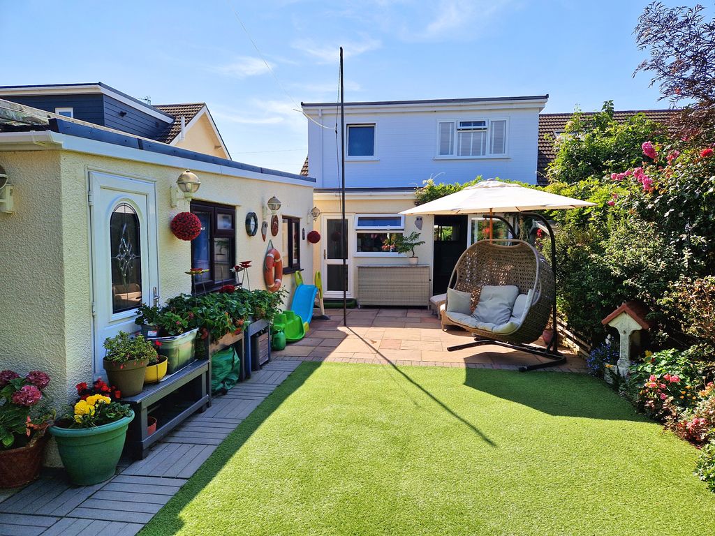 Property photo 2 of 28