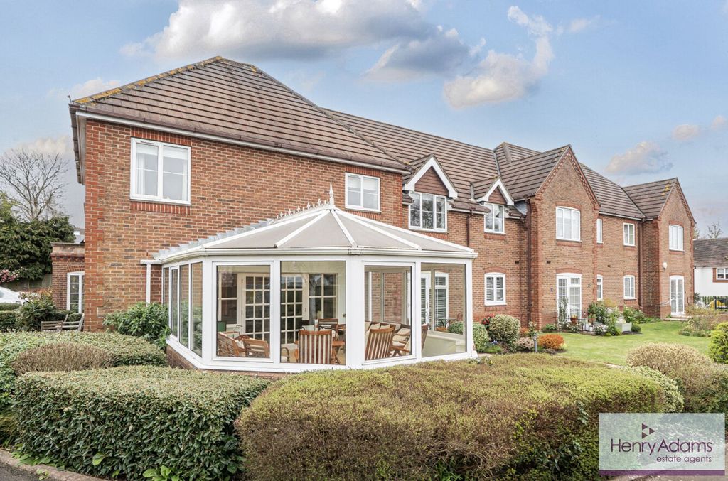 Additional image 17 of 1 bed flat for saleKing George Avenue, Petersfield GU32