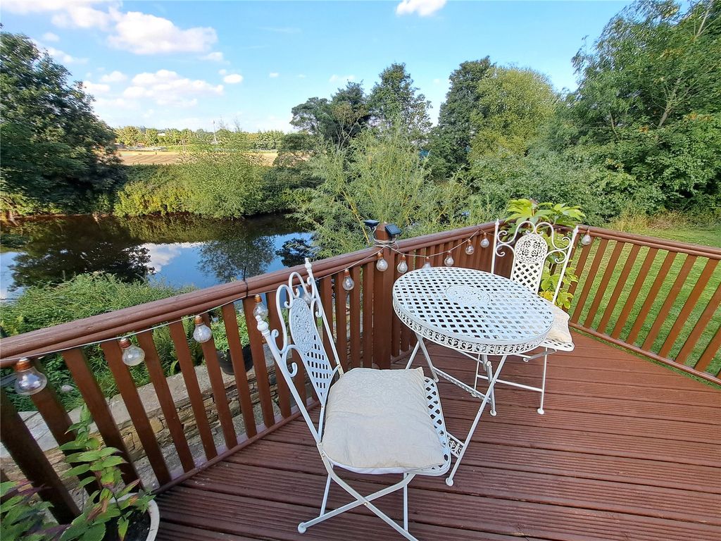 Property photo 2 of 45 Picture No. 14
