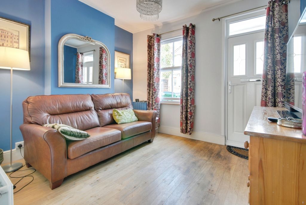 Property photo 2 of 13 Pbox-Living_Room-318551.Jpg