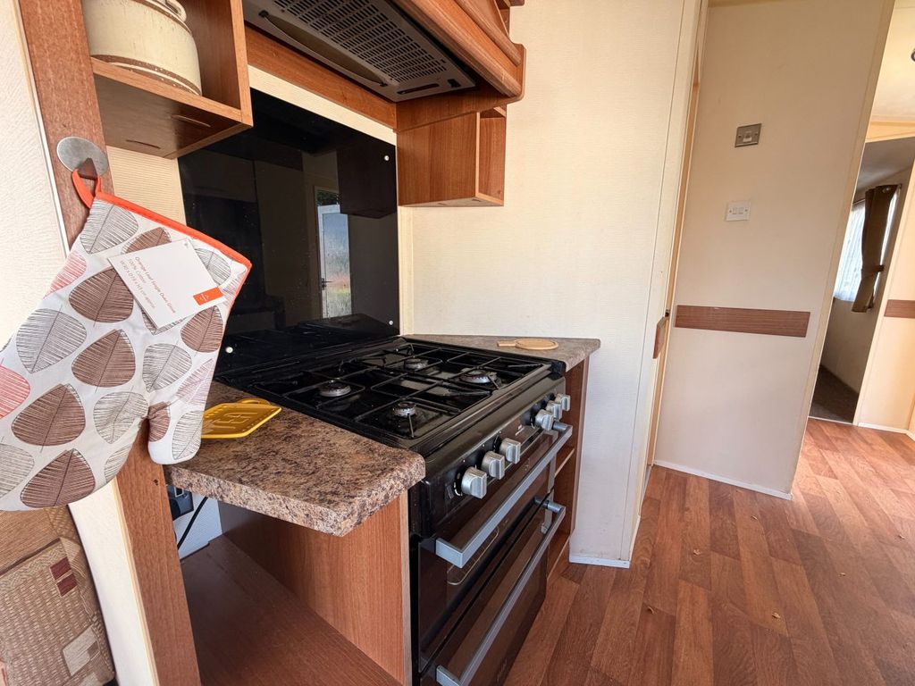 Property photo 2 of 6 Willerby Rio 2011 Car0024633 144680479.Jpeg