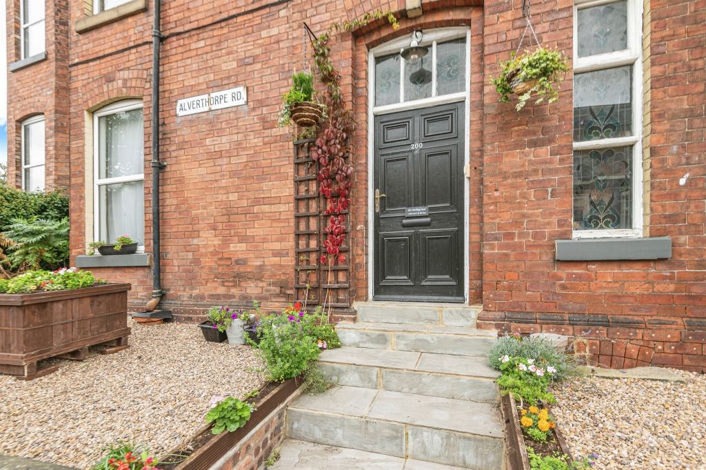 Property photo 2 of 17