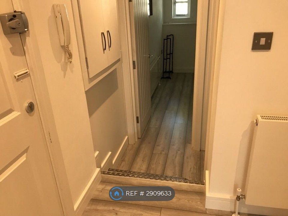 Property photo 2 of 12 Entrance
