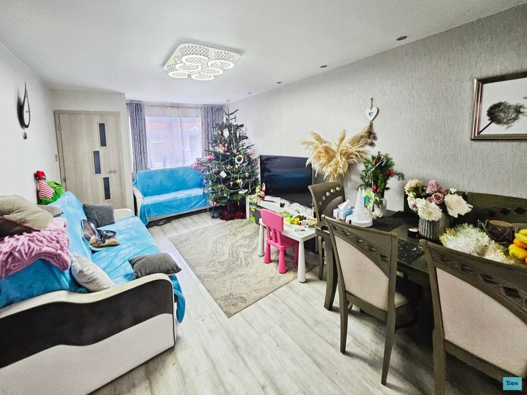 Property photo 3 of 15 Lounge/Diner