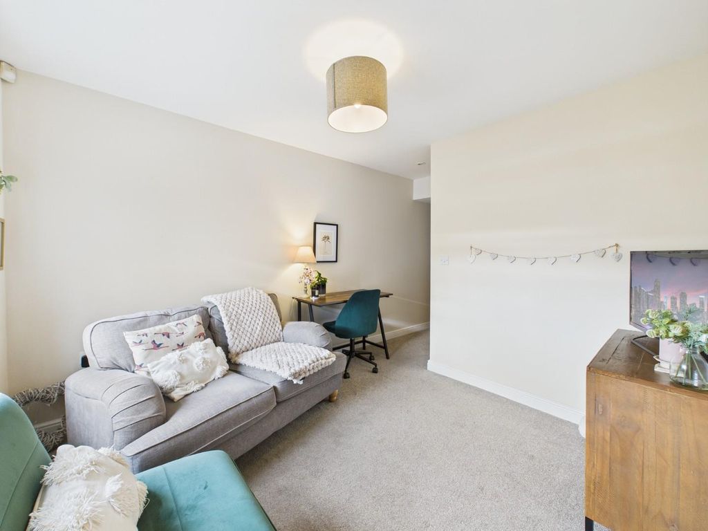 Property photo 3 of 21 Cam04899G0-Pr0197-Still003.Jpg