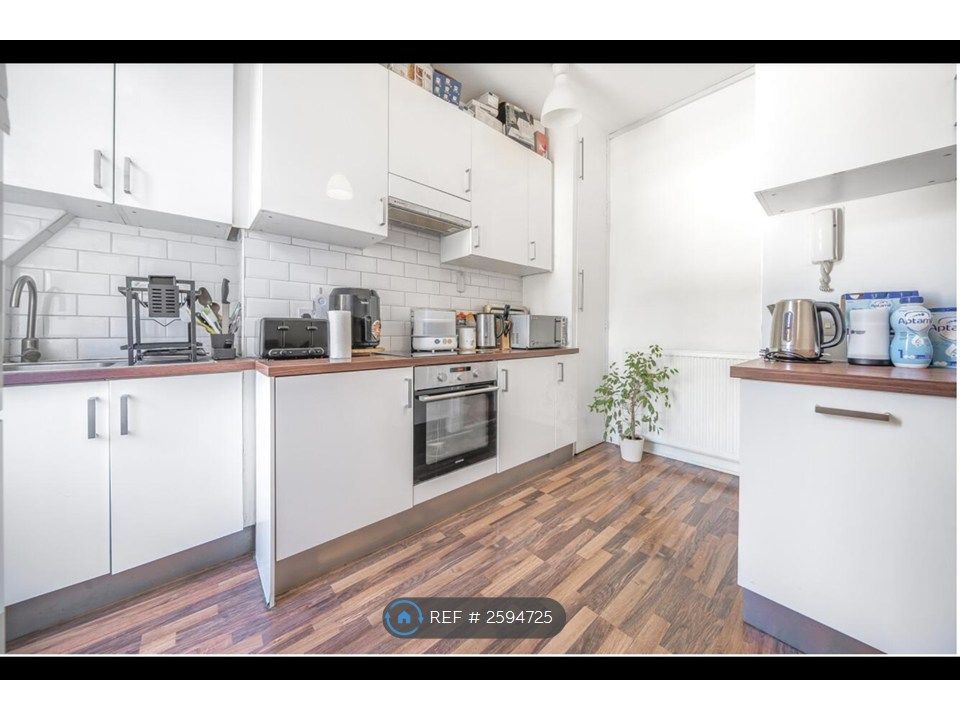 Property photo 2 of 6 Eat-In Kitchen