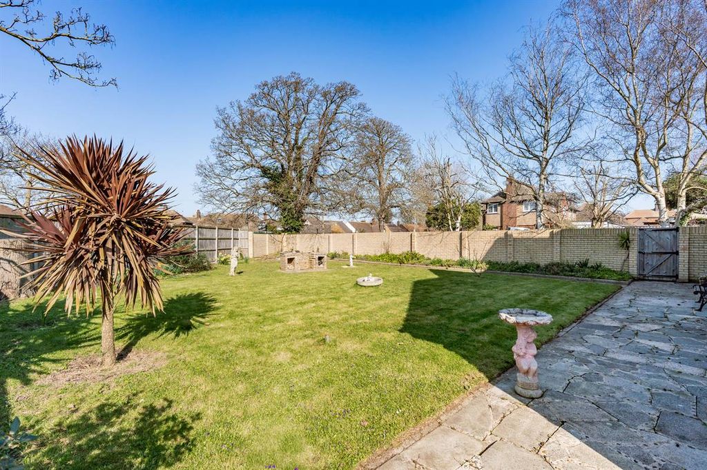 Property photo 2 of 30