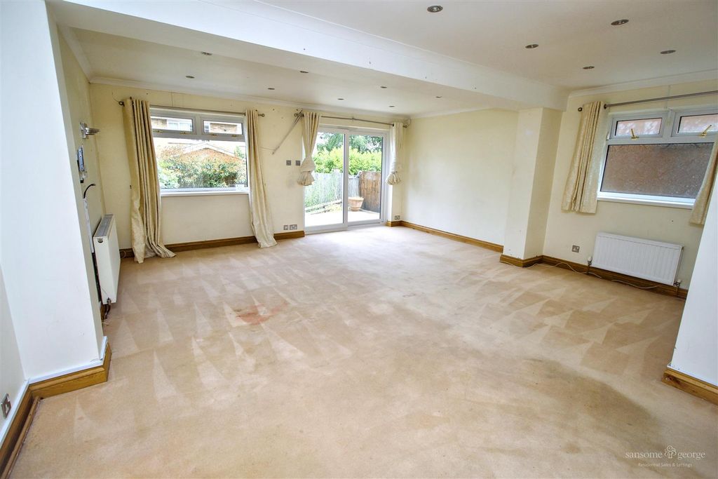 Property photo 3 of 16 Living/Dining Room
