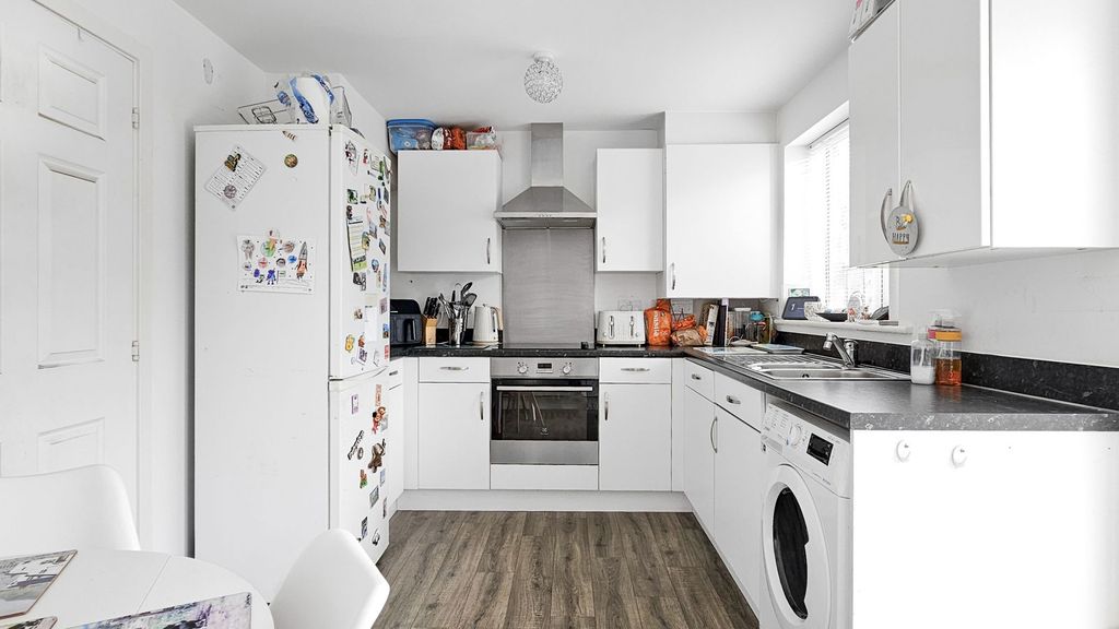 Property photo 2 of 16