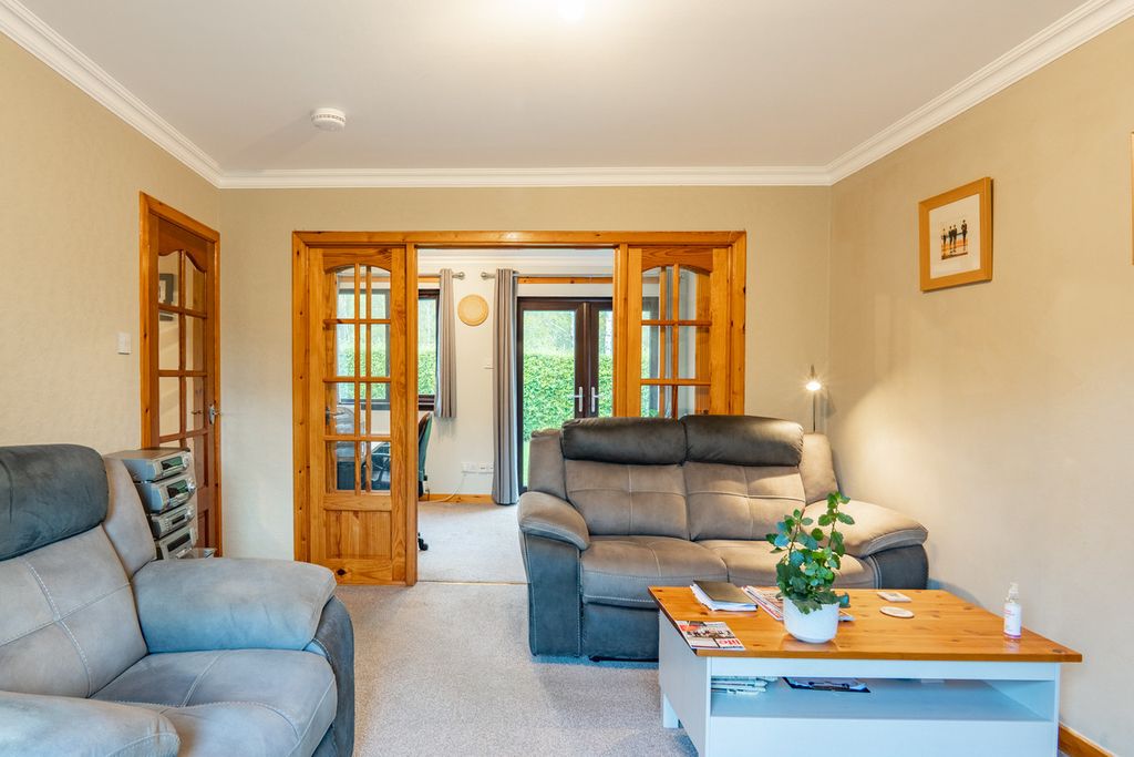 Property photo 3 of 47