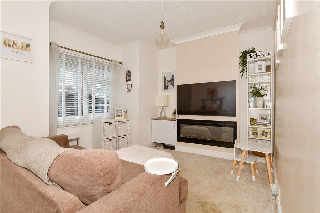Property photo 2 of 12 Lounge