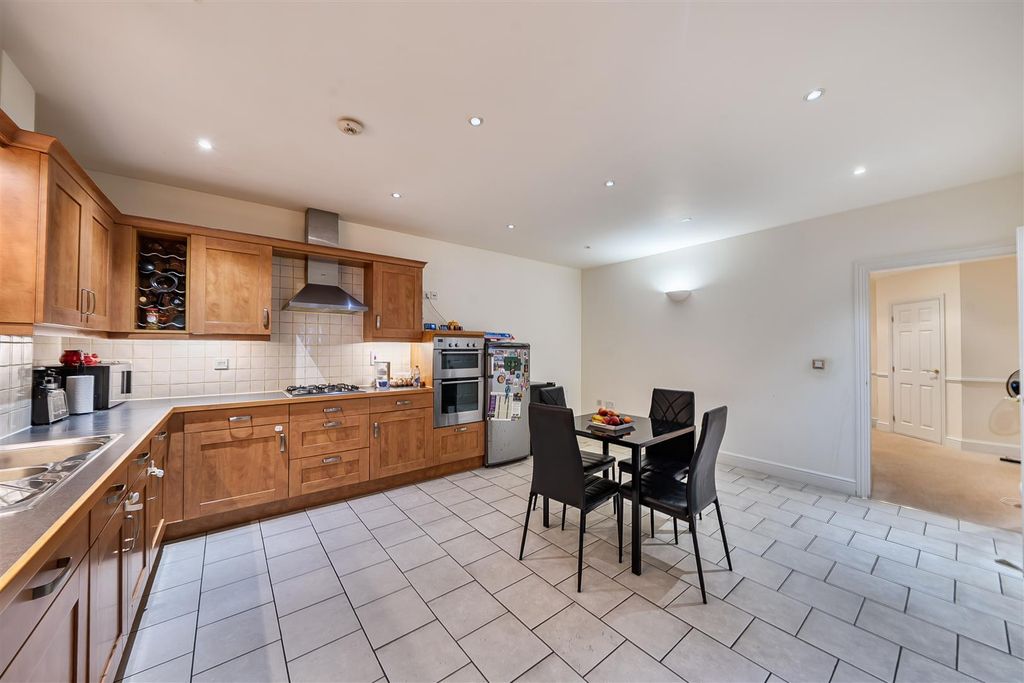 Additional image 16 of 2 bed flat for saleMarsh Road, Pinner HA5