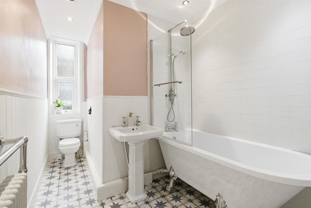 Property photo 3 of 22