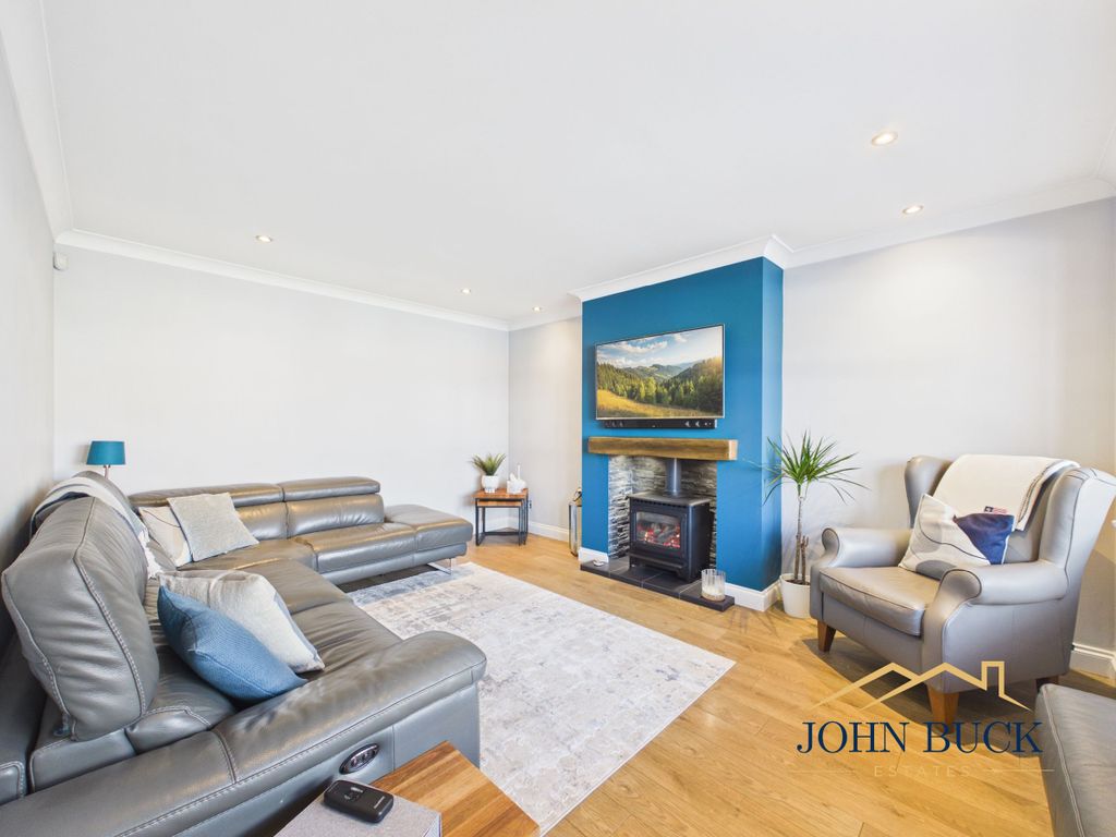 Property photo 2 of 29