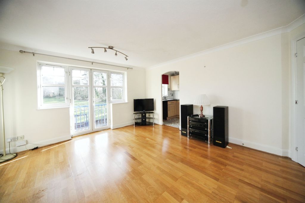 Property photo 3 of 18