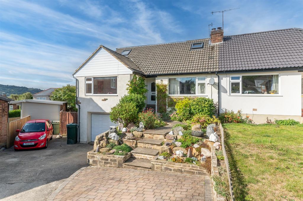 Property photo 1 of 41 Wrenbeck Close