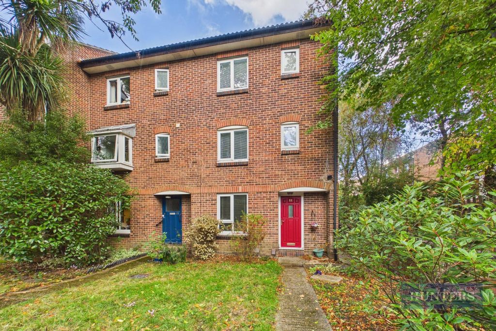 Property photo 1 of 29 Cam05152G0-Pr0589-Still031.Jpg