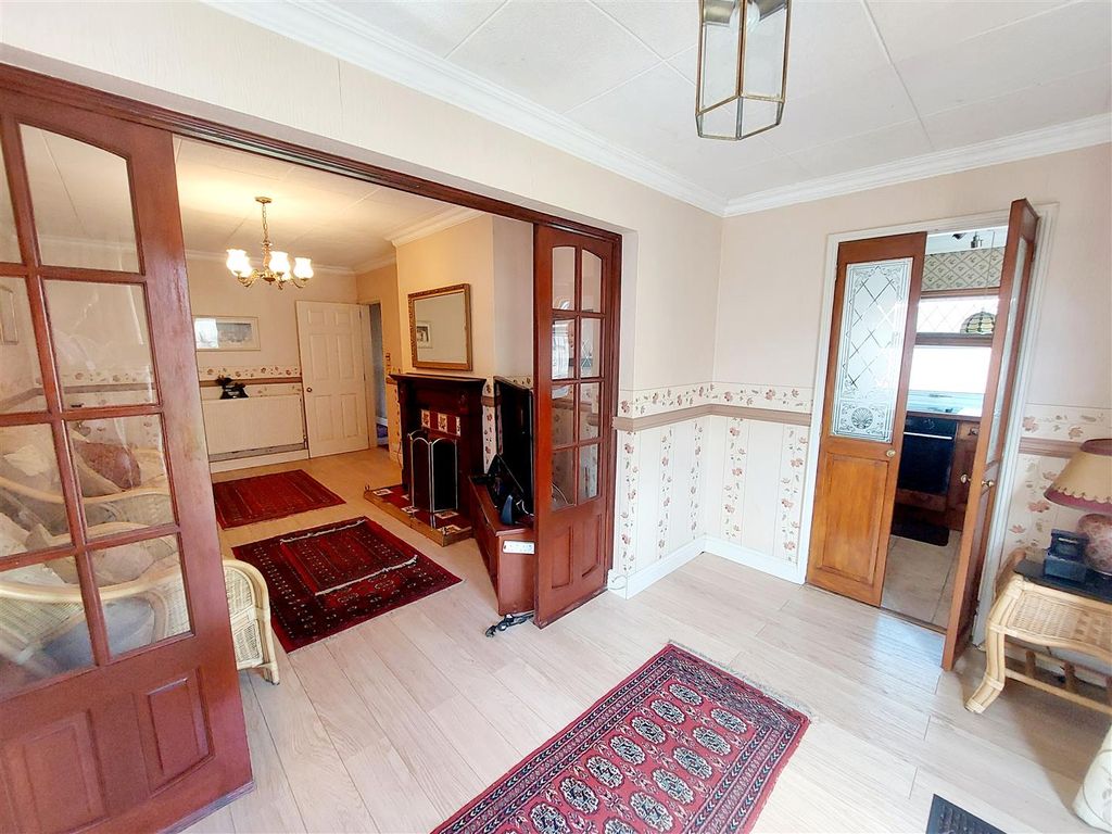 Property photo 3 of 23