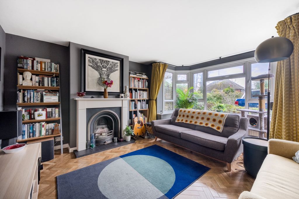 Property photo 2 of 20 Living Room