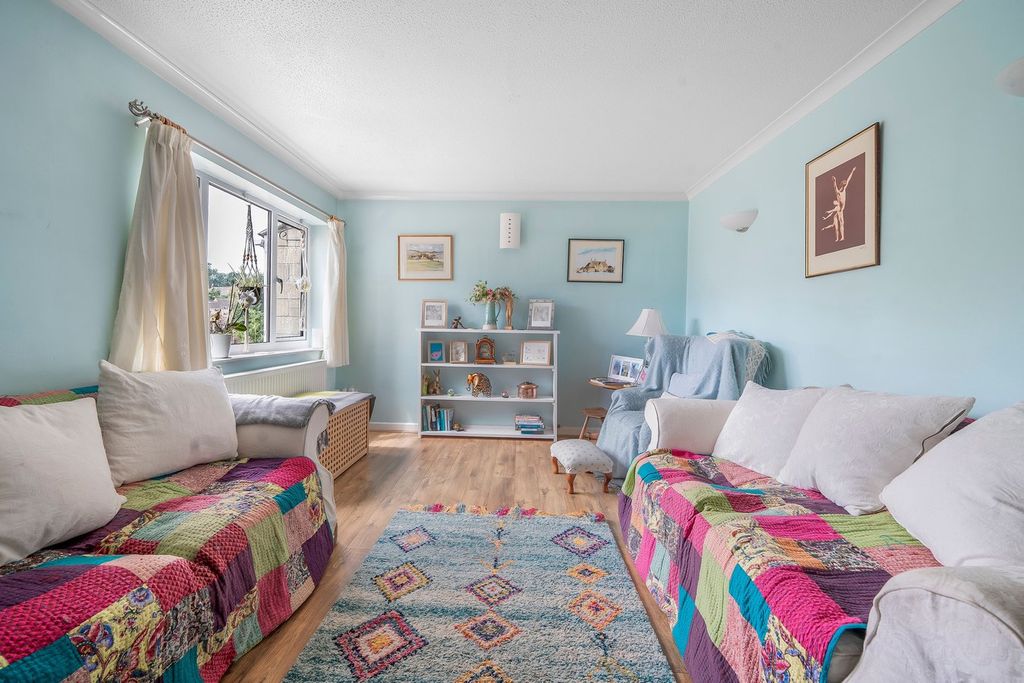 Property photo 2 of 23