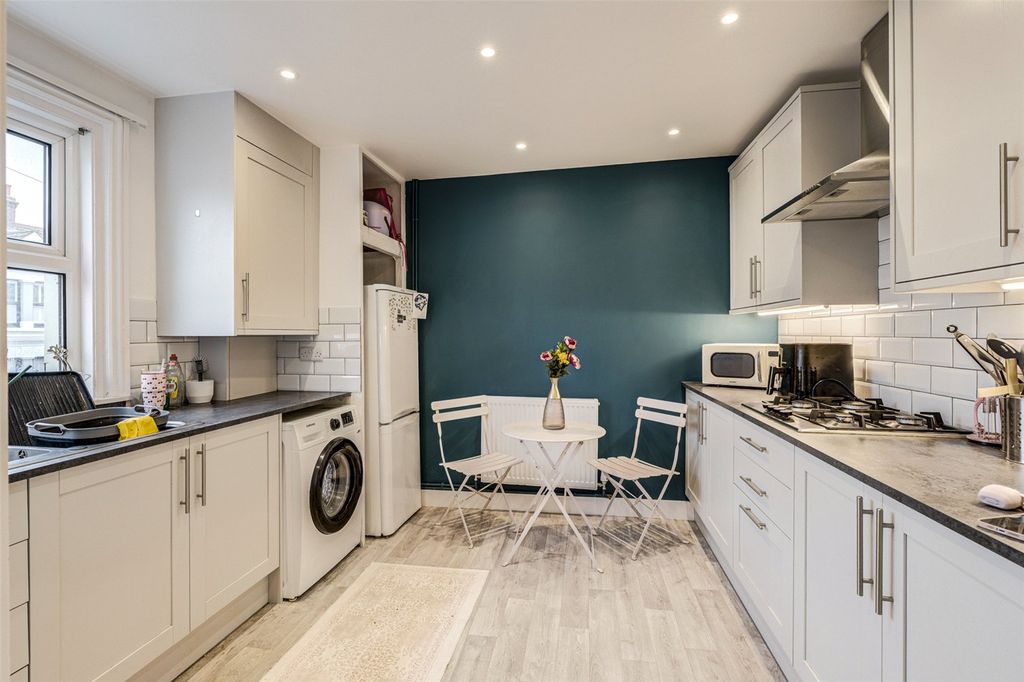 Property photo 3 of 17 Picture No. 14