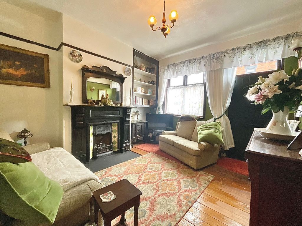 Property photo 2 of 17