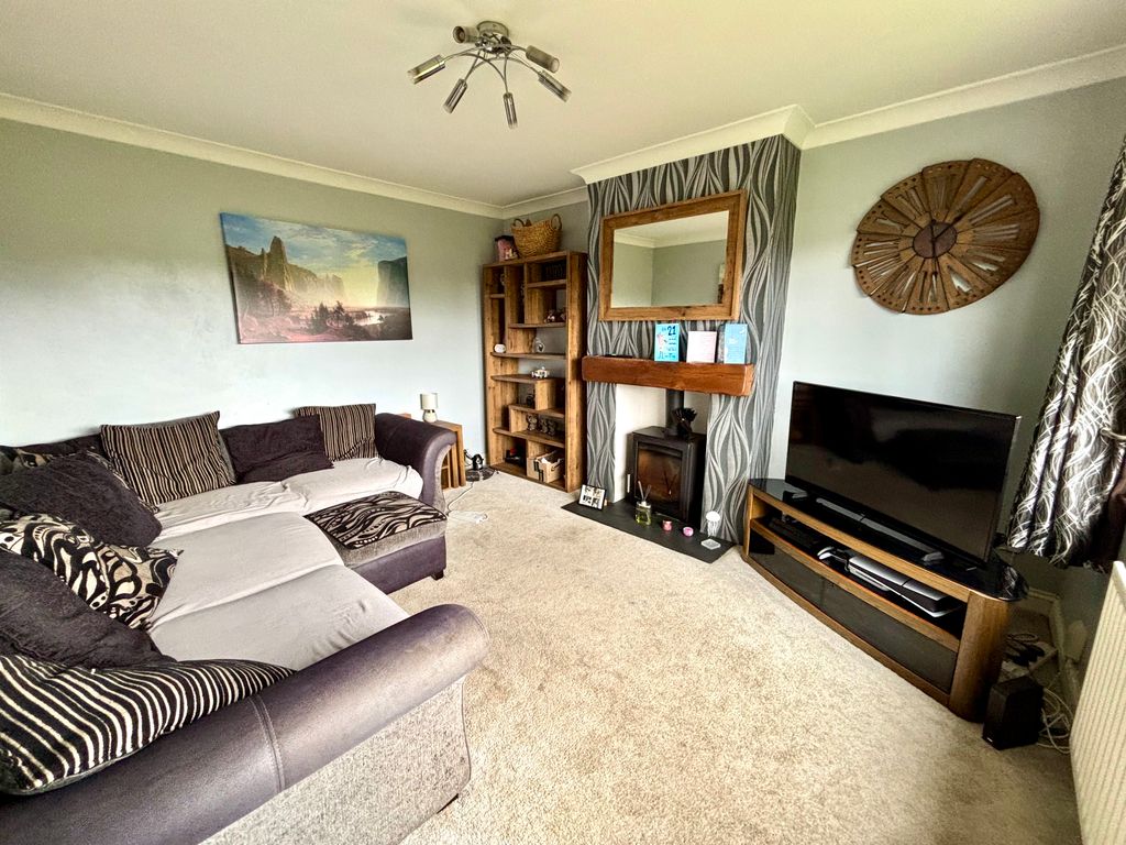 Property photo 3 of 15 Lounge