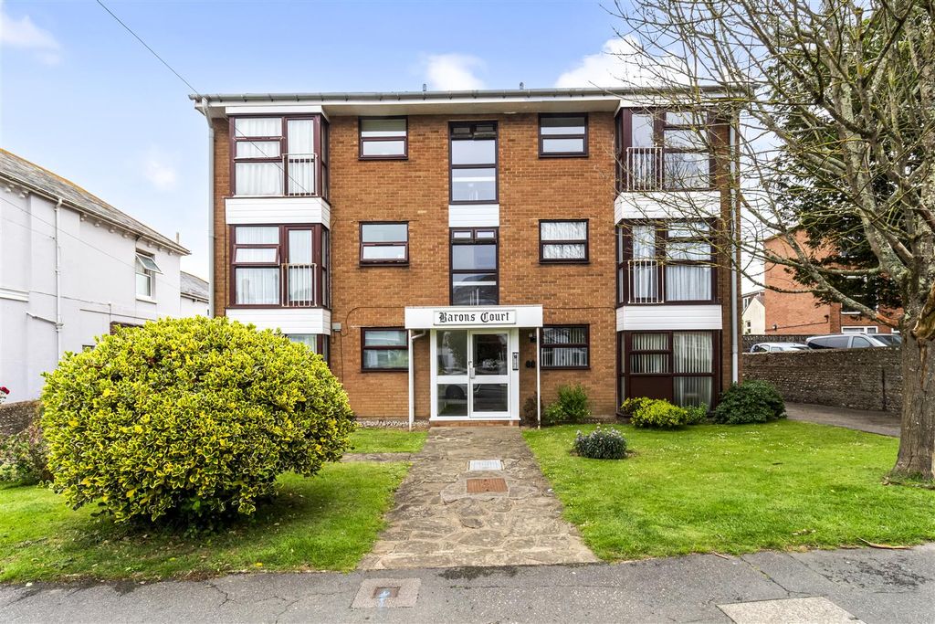 Property photo 1 of 11 4 Barons Court-011.Jpg