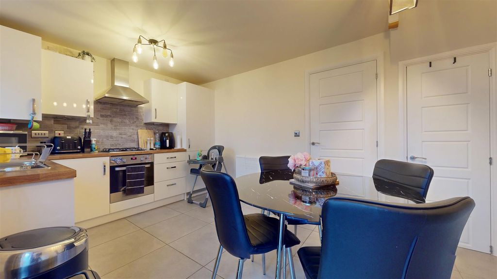 Property photo 3 of 16 02122026_213340.Jpg