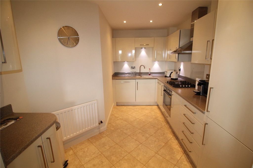 Property photo 2 of 19 Picture No. 13