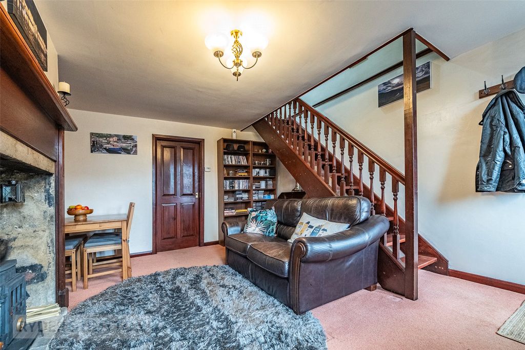 Property photo 3 of 13 Sitting Room