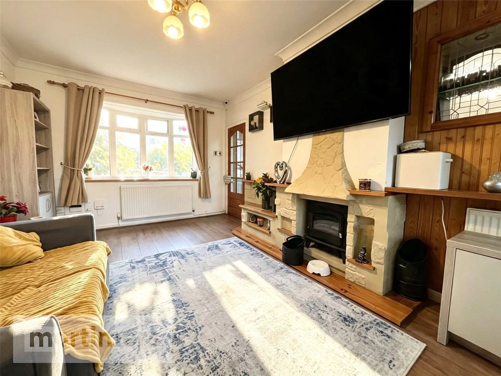 Property photo 3 of 19 Living Room