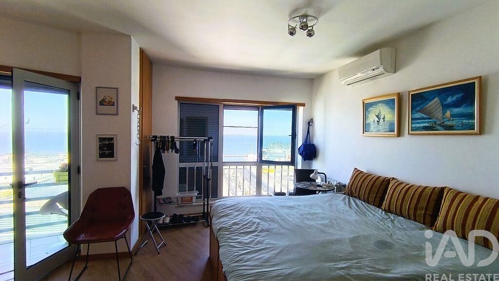 Property photo 2 of 40