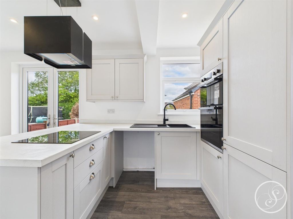 Property photo 3 of 13 Kitchen/Diner