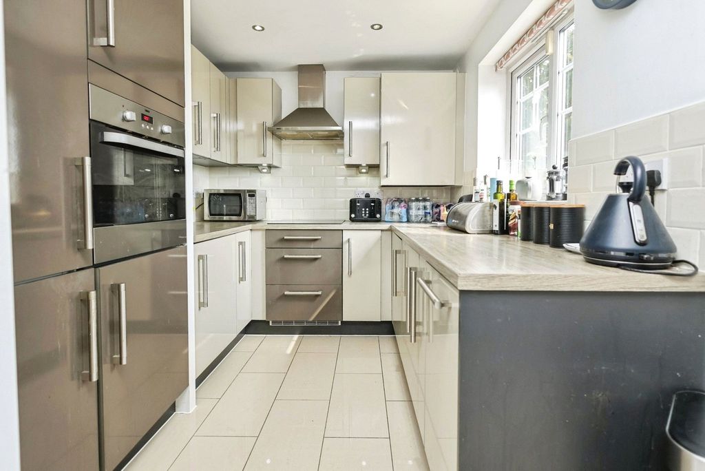 Property photo 2 of 19 Pbox-Img.Jpg