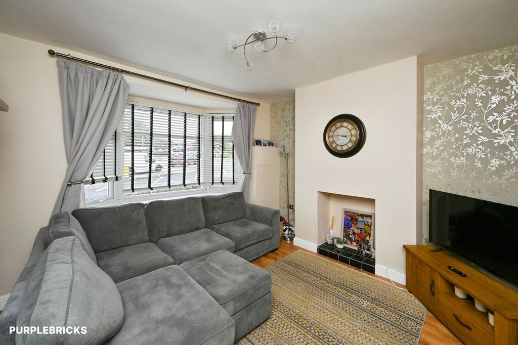 Property photo 3 of 24