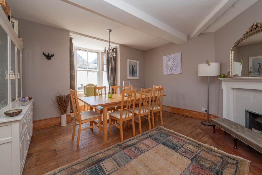 Property photo 3 of 26