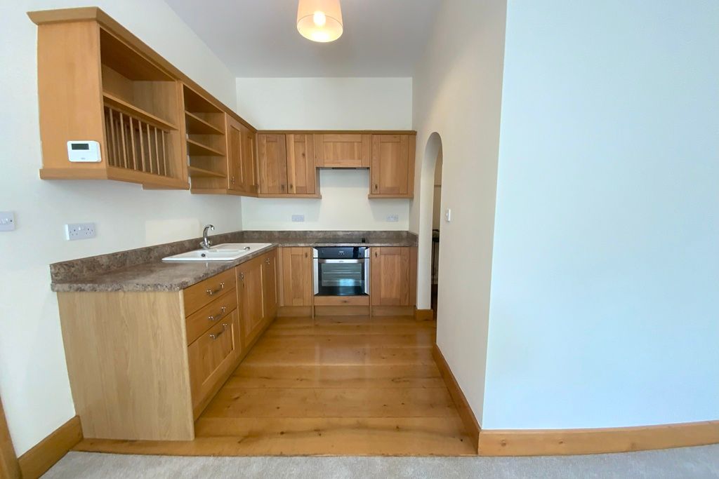 Property photo 3 of 17 Kitchen