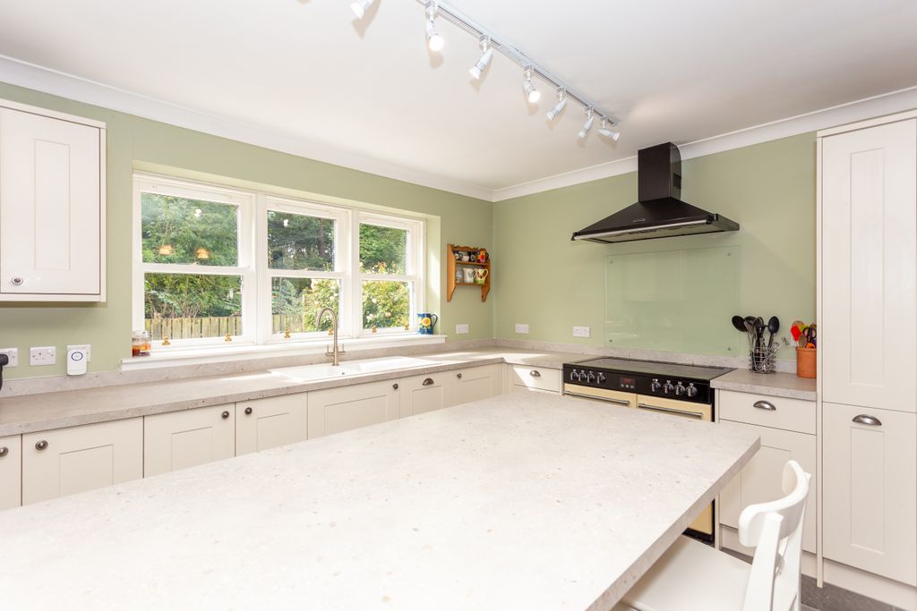 Property photo 3 of 24 Kitchen/Diner