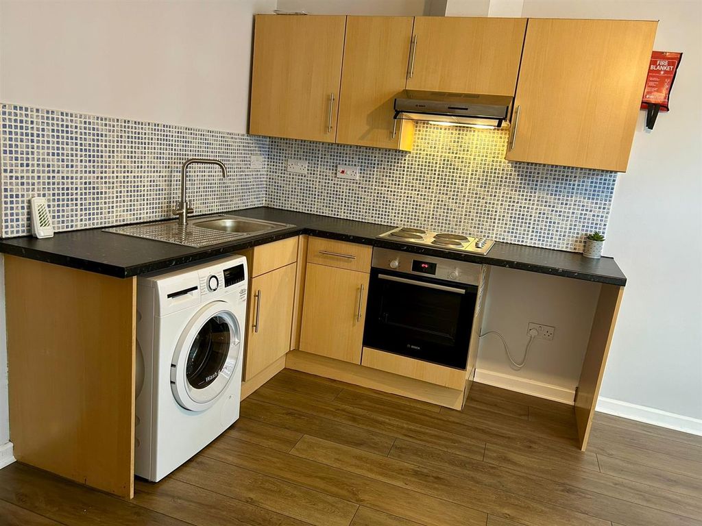 Property photo 1 of 16 Kichen