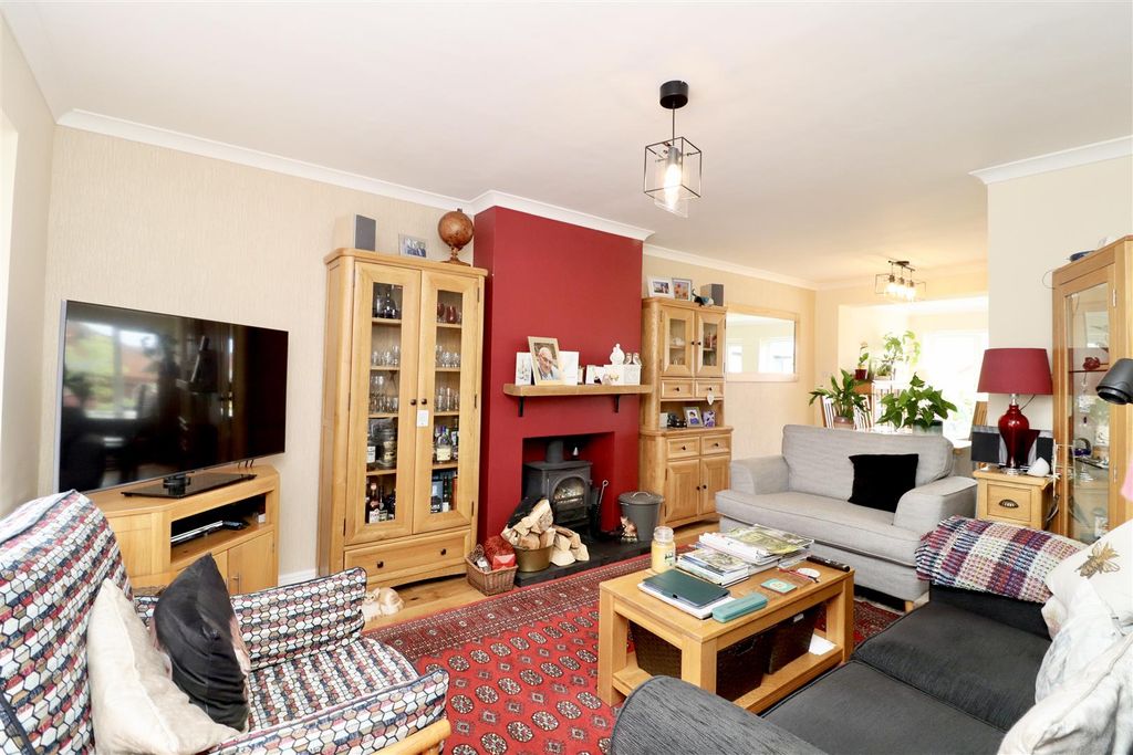 Property photo 3 of 14