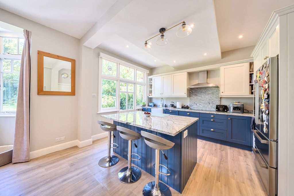 Property photo 2 of 23 1465030-19-6A1597...