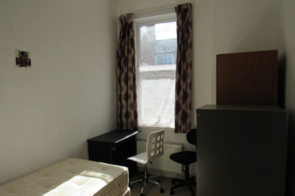 Property photo 2 of 8