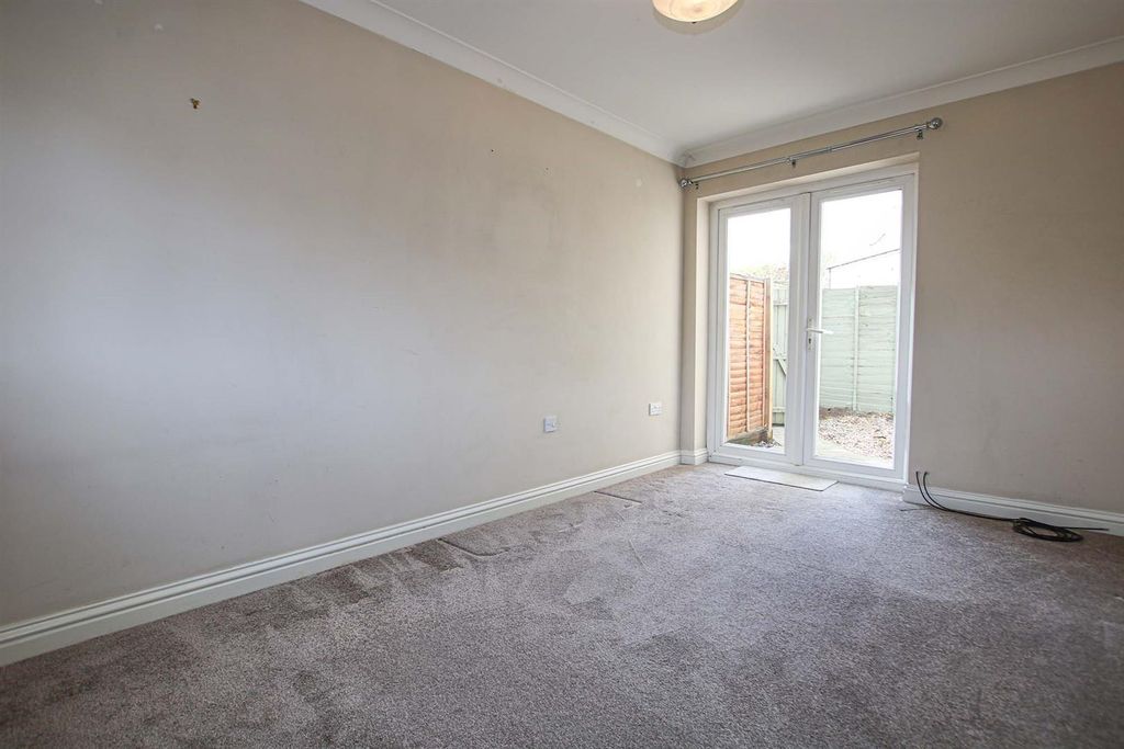 Property photo 3 of 11 Img_4827 Lvg.Jpg