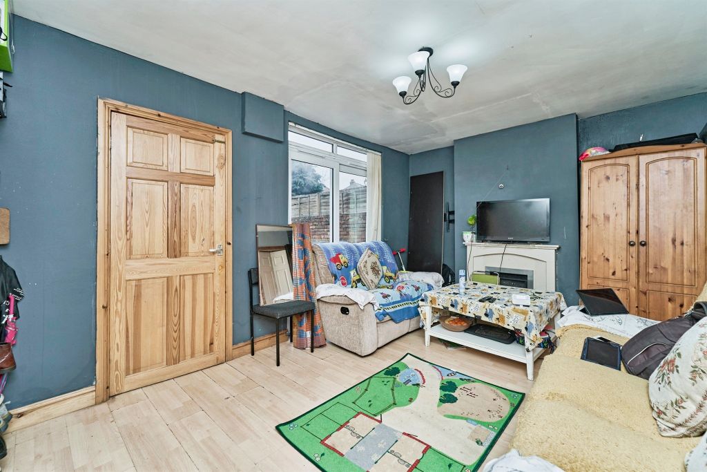 Property photo 3 of 17